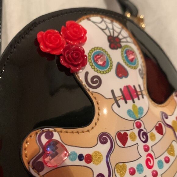 Betsey Johnson Crossbody Handbag Kitsch Sugar Skull Ginger Bread Man Shiny - Picture 11 of 16